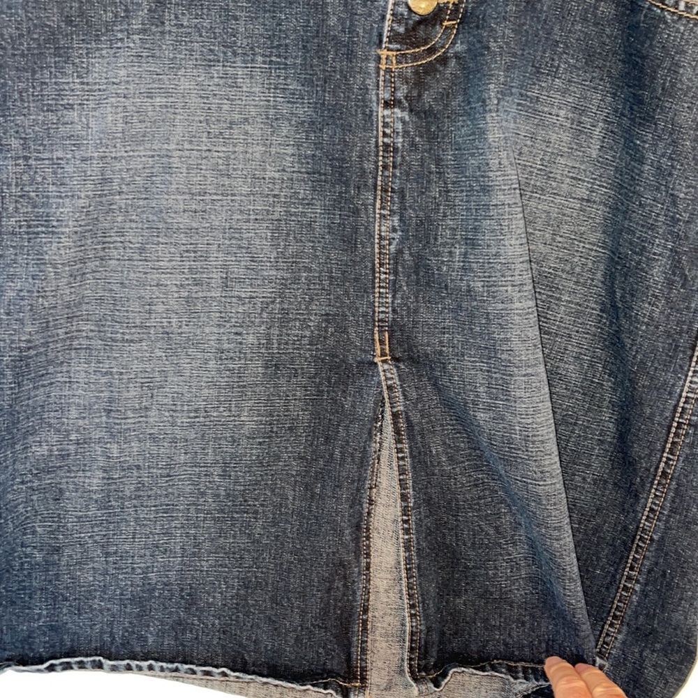 Mudd Blue Denim  Y2K Mini Skirt With 5 Pockets and Slit up the Front Size 11 - Picture 3 of 10